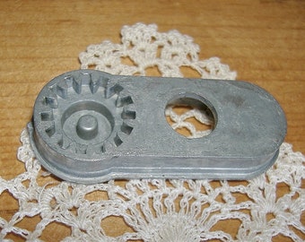 Vintage EYELET TEMPLATE for Sewing Machine
