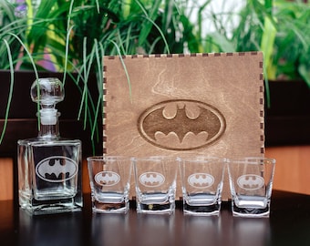 Batman, Christmas gift, Batmen gift , Whiskey glasses, Whiskey decanter set, Groomsmen gift, Whiskey decanter, Home decor, Gift for him