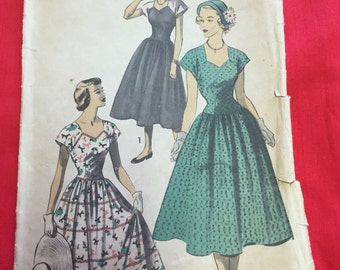 Advance Pattern 5427 Ladies dress