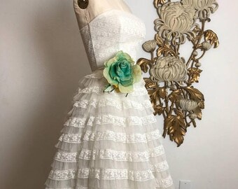 1950s dress lace dress white dress tulle dress vintage dress wedding dress prom dress Tea length dress strapless dress shelf bust dress
