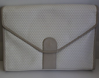 Liz Claiborne Cream Clutch