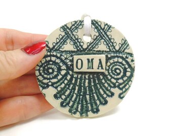 Oma Ornament, New Grandmother Ornament, Gift for Oma, Grandmother's Gift, Oma Birthday, Oma Christmas, Grandparent's Day, Holiday Decor