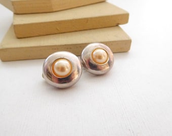 Vintage Signed Escada Silver Plate Off-White Faux Pearl Mod Clip On Earrings L49