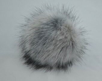 Arctic Fox faux Fur Pom Pom