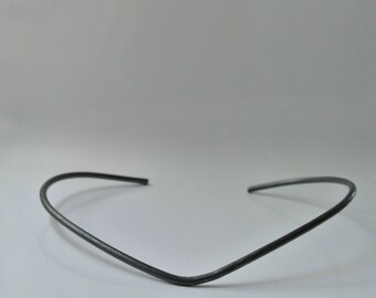 AEON I Solid sterling silver hand-forged V choker neck cuff oxidized minimalist design