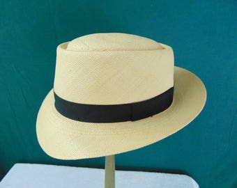 Vintage Fedora Hat size (est.7 3/8) front to back 8 1/4in. side to side 6 1/2in. Brim 2 1/4in. Crown 4in.