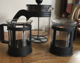 Vintage BODUM Bistro French Press Coffee Maker 6 with a pair of matching Mugs - Classic Black - Ergonomic Handle - Made in DENMARK