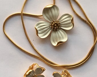 Vintage Trifari Demi Parure White Enamel Flower Pendant Necklace Clip On Earrings