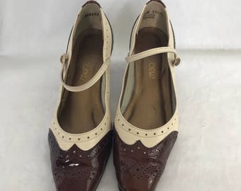 Vintage 1980s Magdalena Brown Cream Spectator Mary Jane Heels 6.5