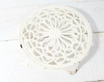 Cast Iron Trivet Round Shabby Chic Trivet Vintage, French Country Decor Kitchen Trivet, Rustic Trivet Cast Iron French Trivet E853