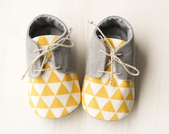 Baby boy shoes, baby boy gift, yellow gray baby shoes, Baby boy outfit, Grey baby shoes, Baby slippers, baby oxfords, Baby shower gift