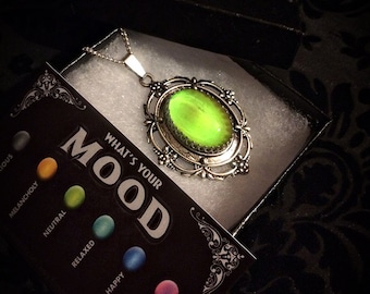 Mood Necklace // Mood Jewelry // Mood Ring Necklace // Halloween Jewelry // Halloween Necklace // Novelty Jewelry // Color Changing Necklace