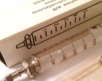 Vintage Soviet glass Syringe 5 ml in the box + 4 needles/ Medical supplies