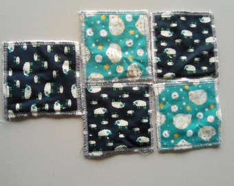 BABY or make-up removal wipes