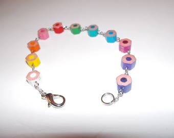 Multicolor bracelet with colored pencils - inspired school