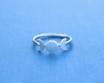 Triple Goddess Ring, Silver Moon Ring, Moon Phase Ring, Crescent Moon Ring, Wicca ring, Wicca Jewelry, Lunar Phases, Statement Ring, Boho