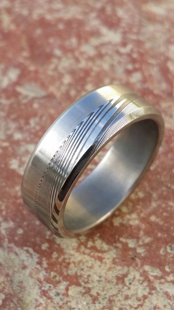 Titanium ring / Stainless Damascus ring