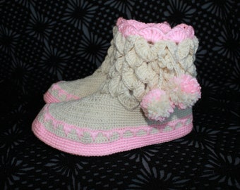 Crochet boots Knitted slippers Homewear Womens crochet boots Home Shoes Gift for Her Dragon Crocodile stitch boots White Slippers boots