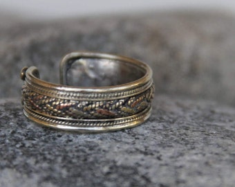bagupe Tibetan man ring. Adjustable