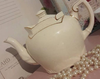 Vintage teapot with unusual sliding lid, home gift, tea party, collectable gift, cream and gold tea pot, 4 cup teapot, vintage home decor.