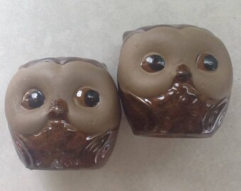 Owl Salt & Pepper Shakers~Vintage Tableware~Wise Old Owls~Forest Birds~VintageCeramics~Owls~Great Condition~2 1/2 In Tall~Dark Brown Ceramic