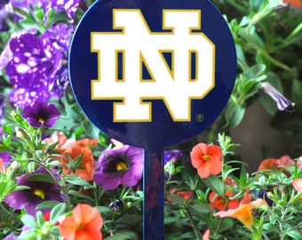 Notre Dame Fighting Irish Garden Decor/Garden Art/Gardening/Garden Stake/Mom Gift/Gift for Mom/Home Decor/Flower Pot/Flower/Garden Sculpture