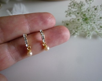 VINTAGE BRIDAL EARRING , J - 39