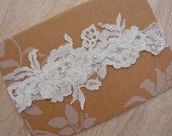 Ivory Garter, Ivory Lace Garter, Wedding Gift Ivory, Garter Set, Ivory Garter Belt, Wedding Garter in Vintage, Boho Wedding, Bridal Garter