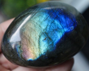 Labradorite, Labradorite Palm Stone, Healing Stone, Rainbow Flash, Purple Labradorite, Love Stone