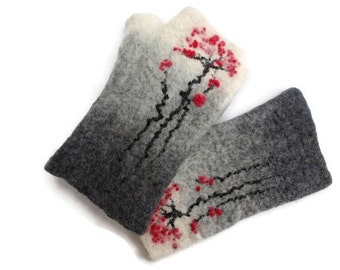Felted gray white fingerless gloves, wool hand warmers, fingerless mittens, wrist warmers, winter fall spring gloves, gift for her