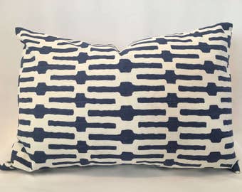 14" x 22" Duralee Indigo and White Trellis, pattern 42084