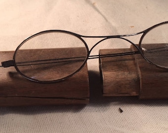 vintage reading glasses and timber case