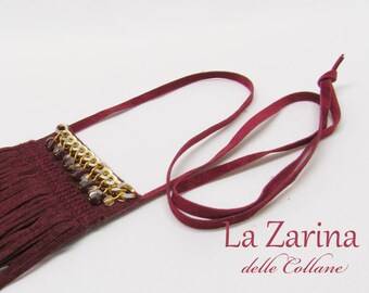 Bordeaux reindeer-like necklace with fringe