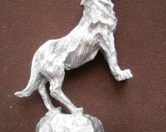 wolf howling timber coyote yellowstone hotrod ratrod car hood ornament