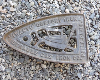 Antique Cast Iron Trivet, Vintage Strause Gas Iron Co. "I Want U" Comfort Iron Base, Rustic Primitive Farmhouse Home Decor