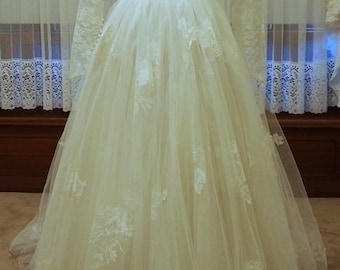 Stunning A-line vintage tulle wedding dress