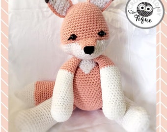 Rosé the Crochet Fox by Hiboutique #pinkfox #crochetfox #foxamigurumi #pinkfoxstuffie