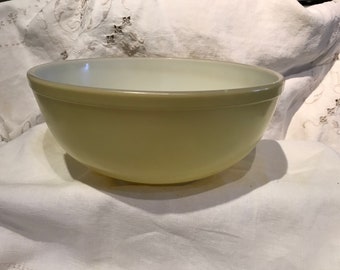 Pyrex mixing bowl yellow Pyrex mixing bowl yellow 404 mixing bowl nesting bowl
