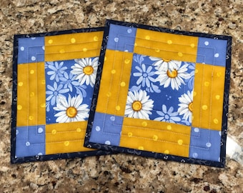 Quilted potholders, hot pads, Daisies, Quiltsy handmade, Item #164