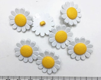 Daisy button | Etsy