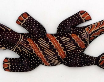 Gecko Vintage margouillat salamander lizard wood and batik