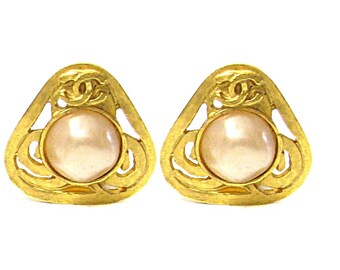 Boucles d’oreilles CHANEL,triangulaires vintage