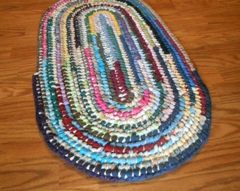 Oval Rag Rug MultiColored Recycled, Toothbrush Style, Amish Knot