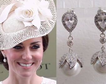 Kate Middleton Duchess of Cambridge Inspired Replikate Ascot Pearl Drop Pear-Shaped Clear Crystal Earrings