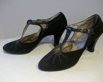 Wonderful 1930s T-bar high heels w/cutouts US 6 / UK 4