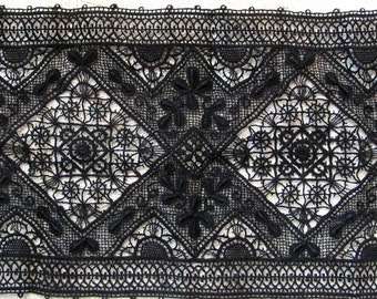 Black Antique VERY Wide Insert; Double Edge Triangle Pattern 7-1/2" Wide