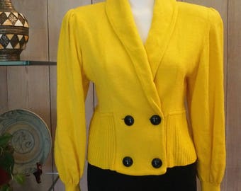 Free Shipping! Vtg. ST JOHN for Neiman Marcus Yellow Short Buttoned Jacket Sweater- Size 8