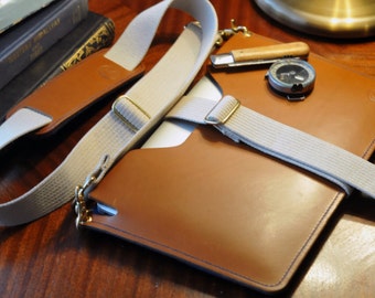 MACBOOK AIR sleeve with closure strap