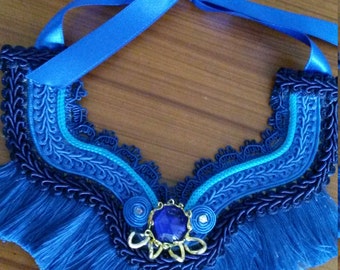 Necklace ethnic hand-made yarn-fringed