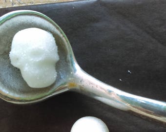 Halloween Skull sugar cubes. Day of the Dead parties! 20 sugar skulls for your pleasure!